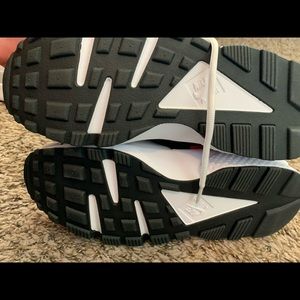 Nike white shoes never worn